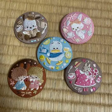 산리오 자수 캐릭터 핀 배지 5개 세트