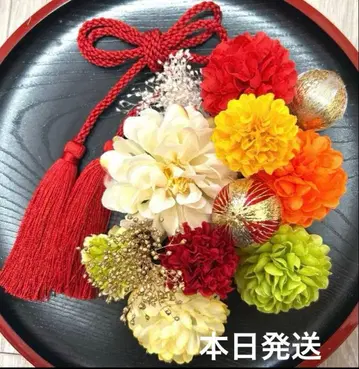 성인식 일본 의류 후리소데 시치고산 머리 장식