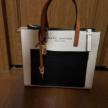 MARC JACOBS 가죽 토트백 화이트/블랙