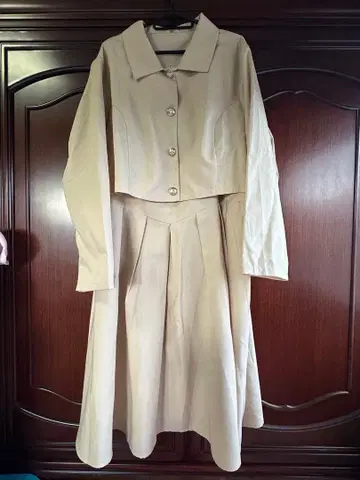 베이지 크롭 자켓 스커트 셋업