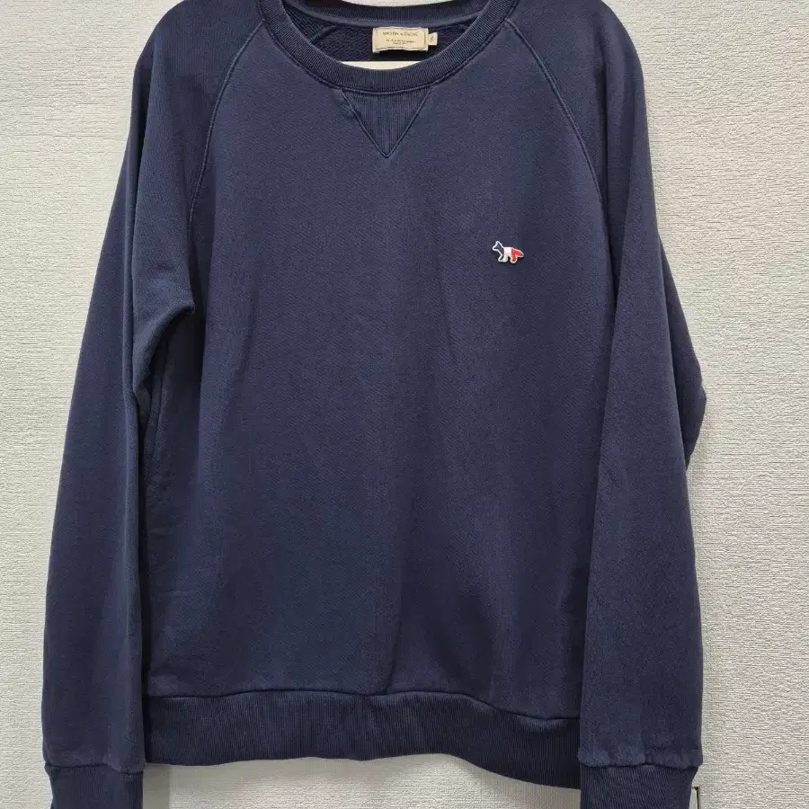 Maison Kitsuné Navy Fox Patch Sweatshirt / 105 (Authentic)