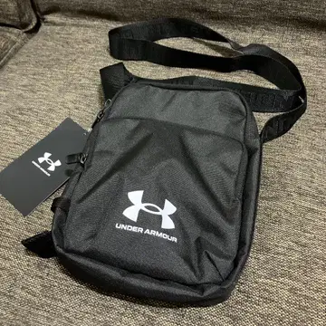 언더아머 숄더백