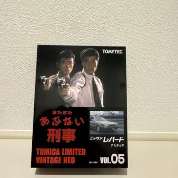 아부나이 데카 토미카 리미티드 빈티지 네오 레오파드 알티마