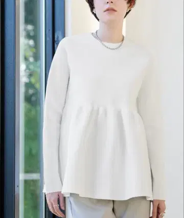 니트 스웨터 크루넥 볼륨 페플럼 니트 여성용 ur's