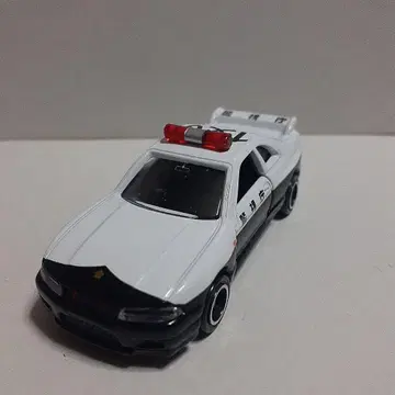 토미카 스카이라인 탄생 50주년 기념 GT-R 패트롤카 BCNR33