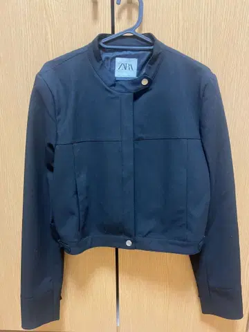 ZARA 블랙 자켓