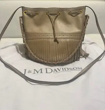 새상품급 J&M DAVIDSON 프린지 숄더백 베이지 카니발