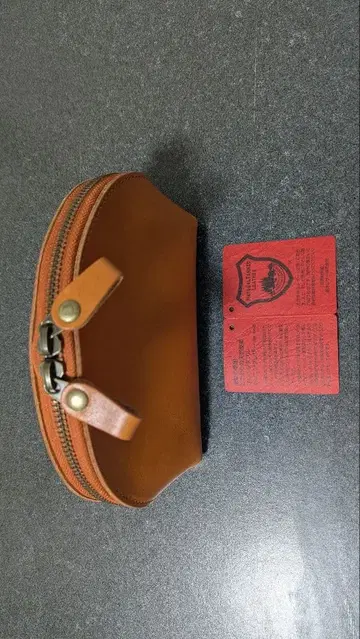 도치기 가죽 파우치