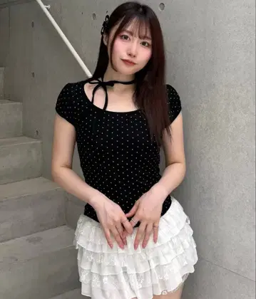 도트 리본 퍼프 슬리브 T셔츠