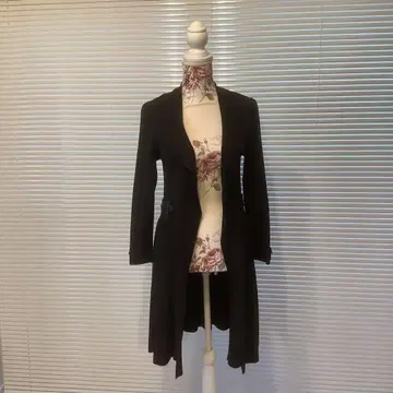 비쥬 장식 블랙 가디건