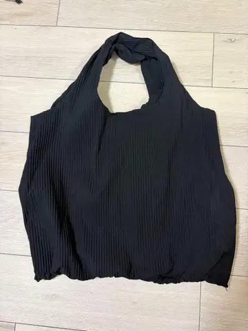 COS 플리츠 토트백