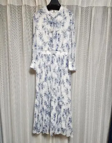 저스길리티 플라워 프린트 원피스 아푸와이저 리셰 [ 새상품급 ]