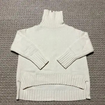Tomorrowland 맥피 화이트 터틀넥 니트 스웨터