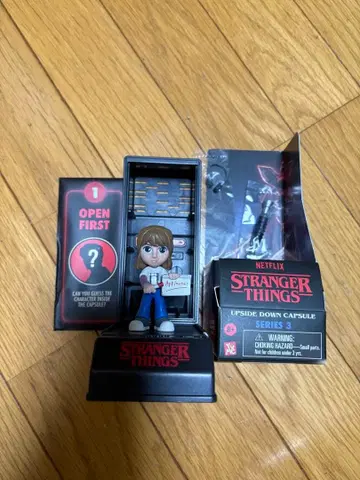 STRANGER THINGS UPSIDEDOWN CAPSULE