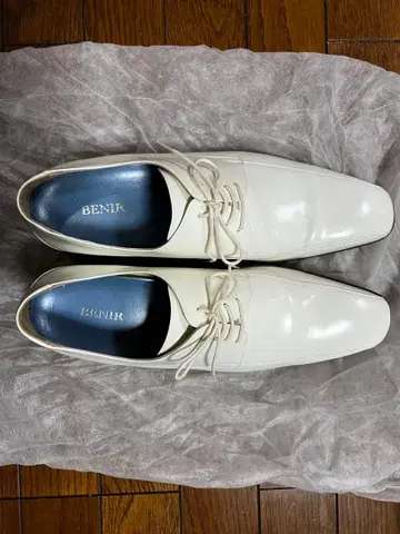 BENIR 화이트 가죽 드레스 신발