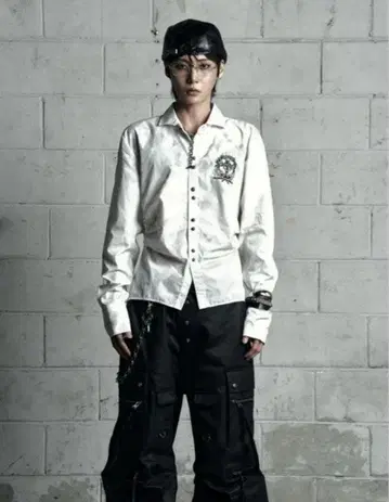 [ Rosen Kreuz ] BACK CROSS CROPPED SHIRT