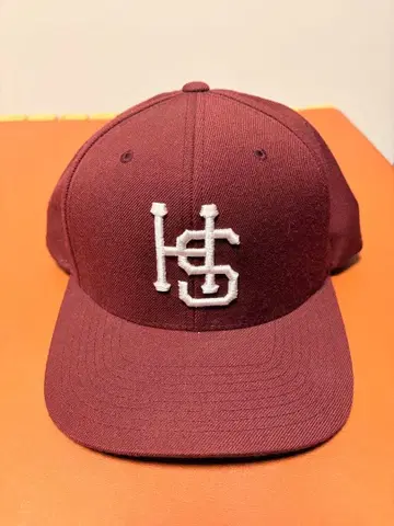 hide and seek 캡 버건디