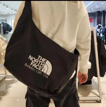 THE NORTH FACE 숄더백 블랙