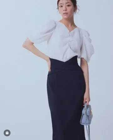 셀포드 허리 크로스 디자인 타이트 스커트 38