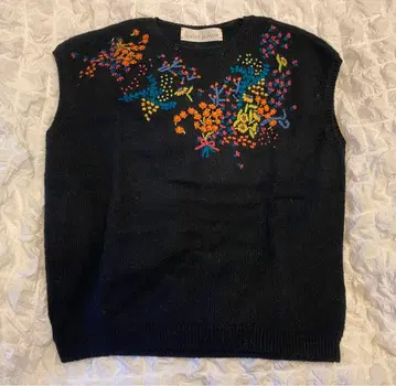 l'atelier du savon 꽃무늬 자수 니트 베스트