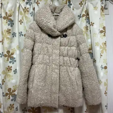 베이지 다운 자켓