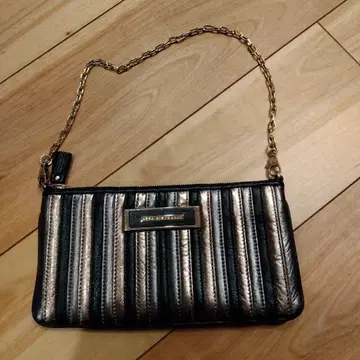 ANYAHINDMARCH 가죽 클러치백 체인 포함 안야 힌드마치