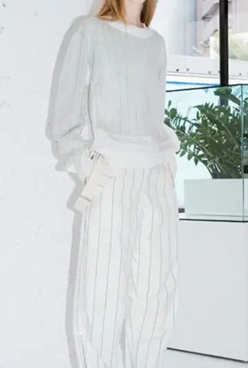 사카이 럭 프릴 장식 그린 스트라이프 긴팔 상의