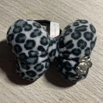 미니의 레오파드 무늬 리본