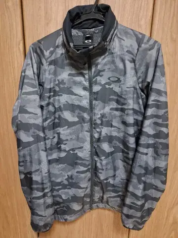 Oakley 카모 패턴 자켓 M 사이즈