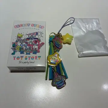 토이스토리 시크릿 스트랩 에이리언 30주년 디즈니 스토어