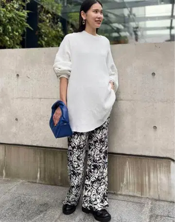 STUNNING LURE 스터링 루어 플라워 프린트 플레어 팬츠