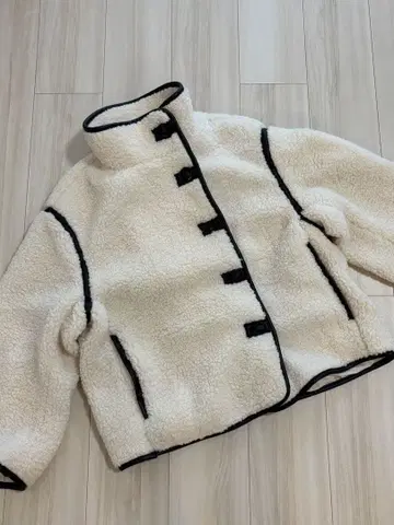 hm 파이핑 보아 자켓