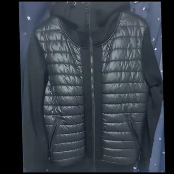 블랙 후드 부착 다운 자켓