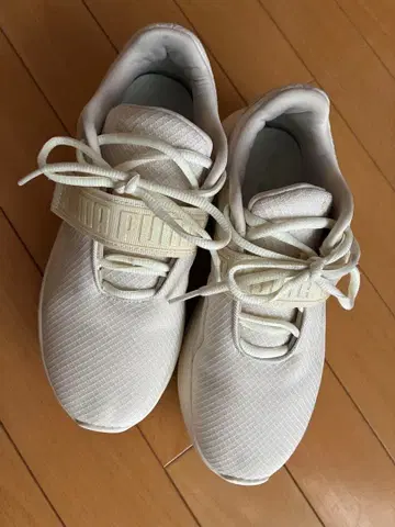 화이트 메쉬 통굽 스니커즈