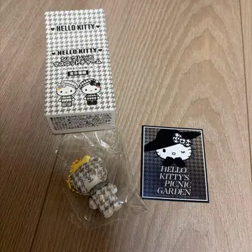 헬로키티 흑백 걸리시 쌍둥이 코디 마스코트 키링 스티커