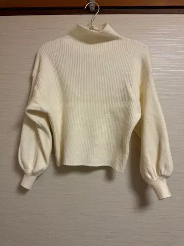 A imoon 보틀넥 리브 스웨터 아이보리