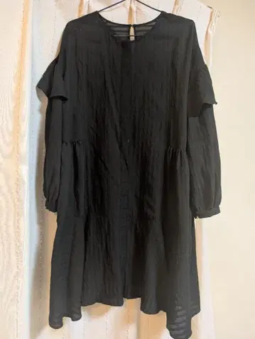 URBAN RESEARCH ROSSO 블랙 셔츠 플레어 디자인