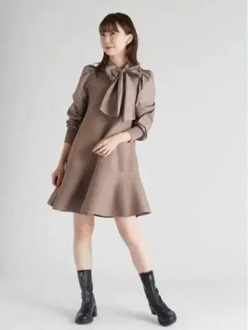 CELFORD 백리본 미니 원피스