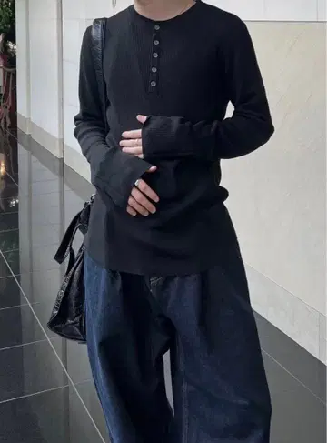 지하 + 헨리넥 롱 슬리브 니트 치카시츠 플러스