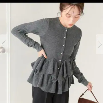 titivate 프릴 헴 니트 가디건 차콜 M 사이즈