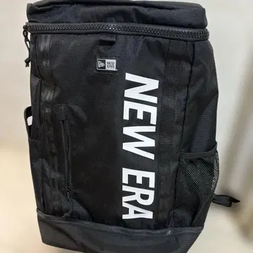 NEW ERA 블랙 백팩