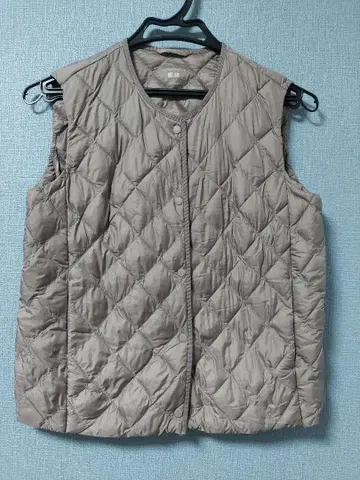 유니클로 퀼팅 다운 베스트 S 사이즈