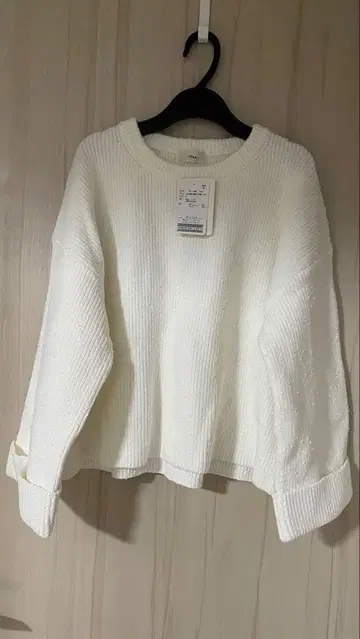 새상품 이에나 숏 기장 네프 풀오버 화이트