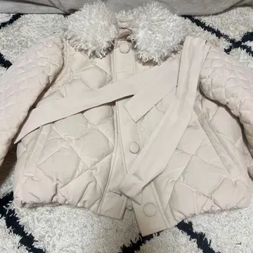 epine 아우터, 리본 다운 아이보리