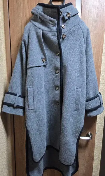 REDYAZEL 레이디 아젤 파이핑 래글런 코트 롱 코트