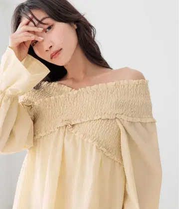 [택 포함 새상품] 완판 컬러 로리즈팜 데님 셔링 블라우스 린넨