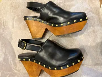 moussy 블랙 가죽 사보 샌들 스터드 장식