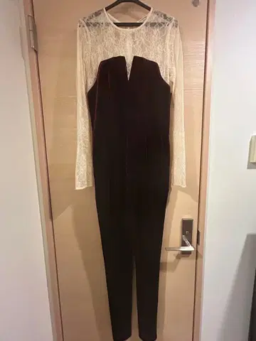 레이스 x 벨벳 절개 롱 점프수트 / 원피스풍 올인원