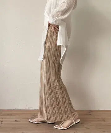 미사용 새상품 [ 셀프 컷 가능 ] 슈퍼 스트레치 플리츠 스커트 베이지