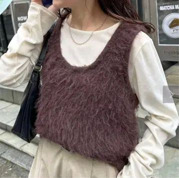 [ 새상품급 ] DISCOAT 샤기 U넥 베스트 디스코트 니트